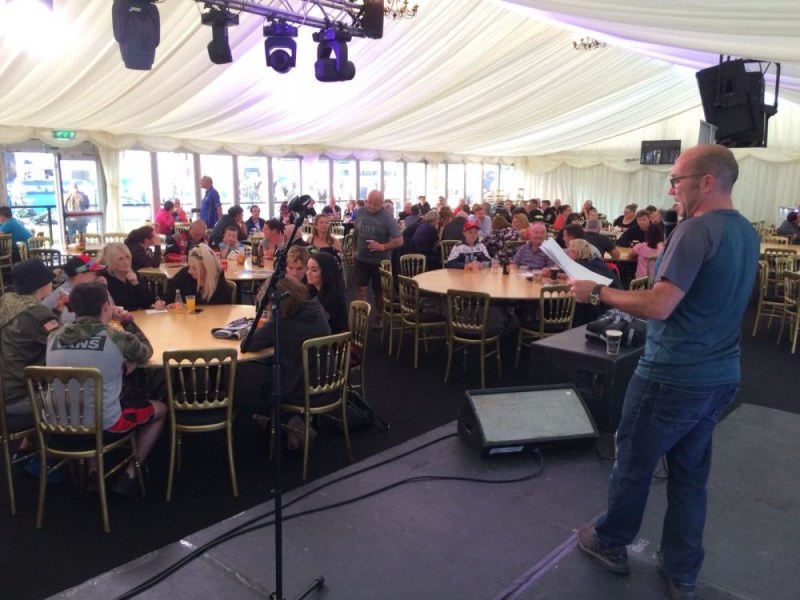 Full house at The Quizz... !!